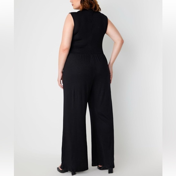 BloomChic Plus Size 3XL Black Sleeveless Jumpsuit us22-24 - Picture 2 of 7